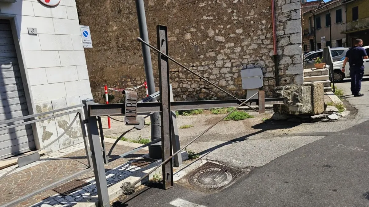 Ceccano, Croce Passionista in via di riposizionamento e consolidamento dopo la caduta